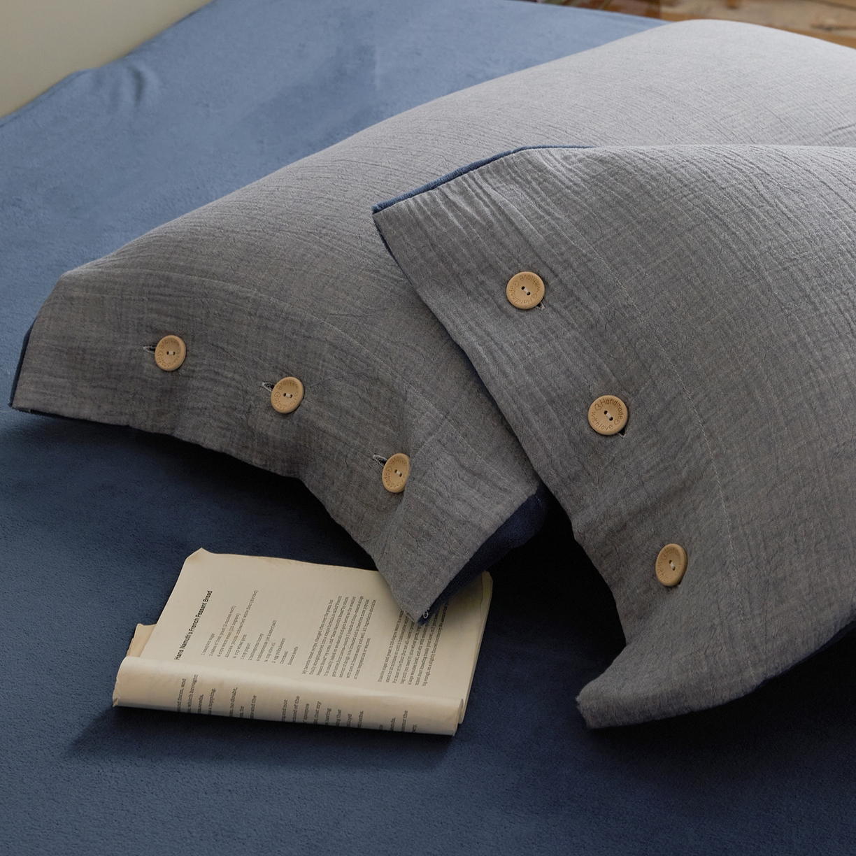 91家纺网 家纺一手货源 找家纺 吾诺家居 吾诺 棉加绒系列 全棉泡泡双层纱加牛奶绒四件套 棉拼绒四件套 棉加绒四件套全棉A类 复古蓝-宝蓝