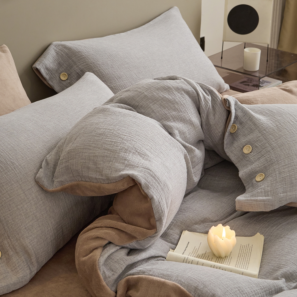 91家纺网 家纺一手货源 找家纺 吾诺家居 吾诺 棉加绒系列 全棉泡泡双层纱加牛奶绒四件套 棉拼绒四件套 棉加绒四件套全棉A类 泡沫灰-橡木棕