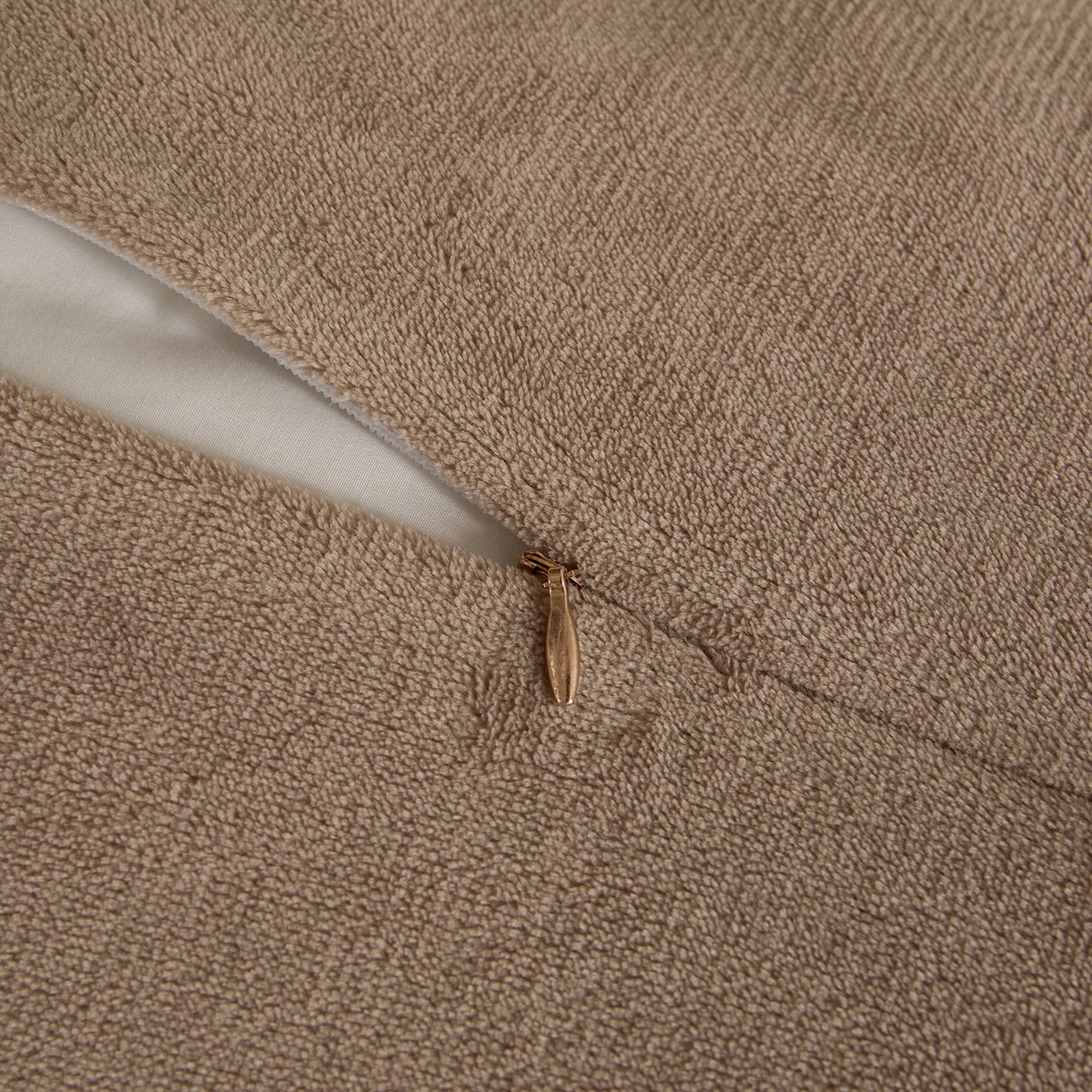 91家纺网 家纺一手货源 找家纺 吾诺家居 吾诺 棉加绒系列 全棉泡泡双层纱加牛奶绒四件套 棉拼绒四件套 棉加绒四件套全棉A类 泡沫灰-橡木棕