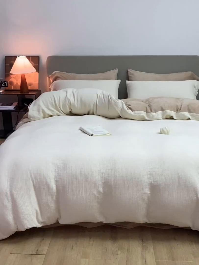 91家纺网 家纺一手货源 找家纺 吾诺家居 吾诺 棉加绒系列 全棉泡泡双层纱加牛奶绒四件套 棉拼绒四件套 棉加绒四件套全棉A类 奶昔白-米金