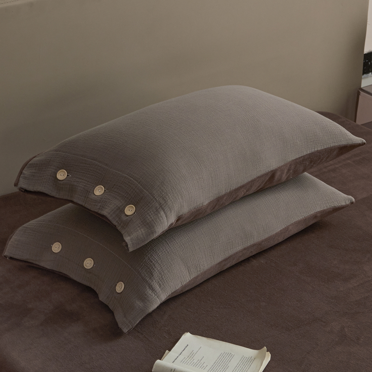 91家纺网 家纺一手货源 找家纺 吾诺家居 吾诺 棉加绒系列 全棉泡泡双层纱加牛奶绒四件套 棉拼绒四件套 棉加绒四件套全棉A类 深卡其-可可棕