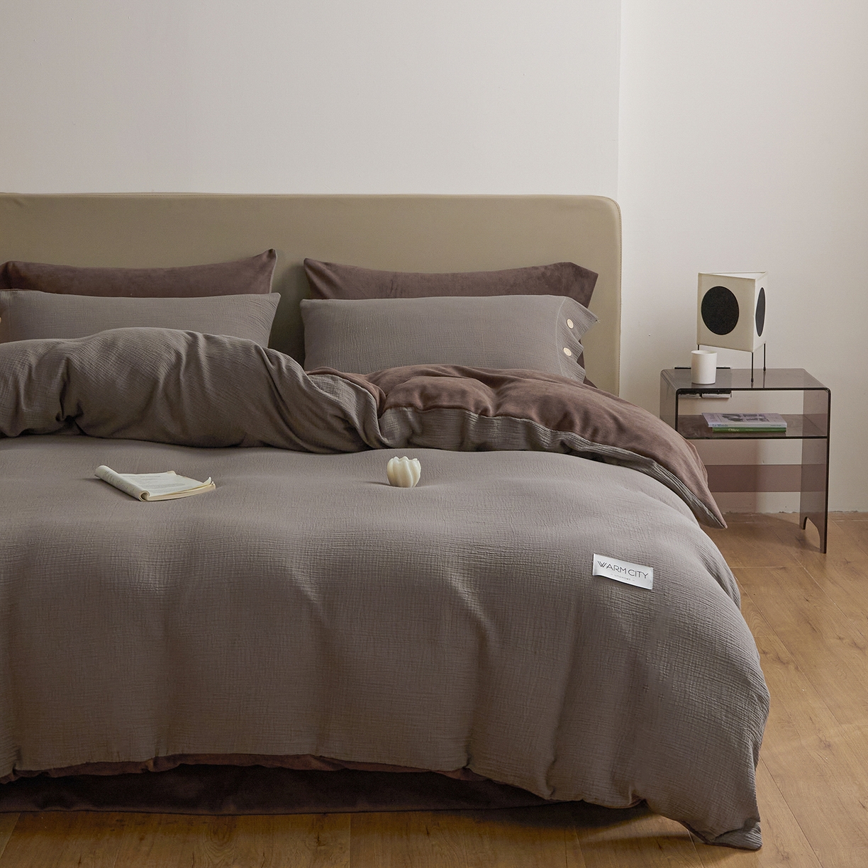 91家纺网 家纺一手货源 找家纺 吾诺家居 吾诺 棉加绒系列 全棉泡泡双层纱加牛奶绒四件套 棉拼绒四件套 棉加绒四件套全棉A类 深卡其-可可棕