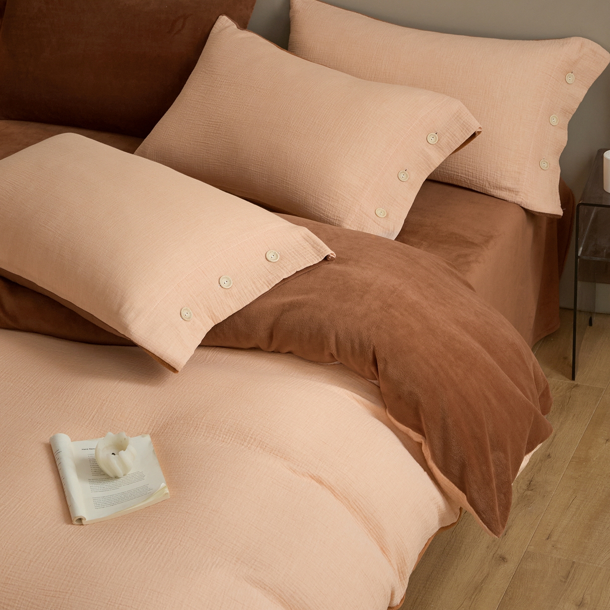 91家纺网 家纺一手货源 找家纺 吾诺家居 吾诺 棉加绒系列 全棉泡泡双层纱加牛奶绒四件套 棉拼绒四件套 棉加绒四件套全棉A类 枫叶桔-唐茶