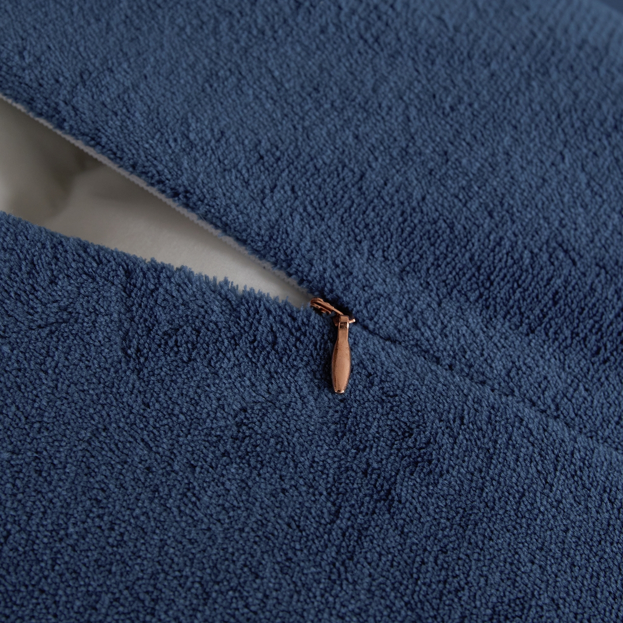 91家纺网 家纺一手货源 找家纺 吾诺家居 吾诺 棉加绒系列 全棉泡泡双层纱加牛奶绒四件套 棉拼绒四件套 棉加绒四件套全棉A类 复古蓝-宝蓝