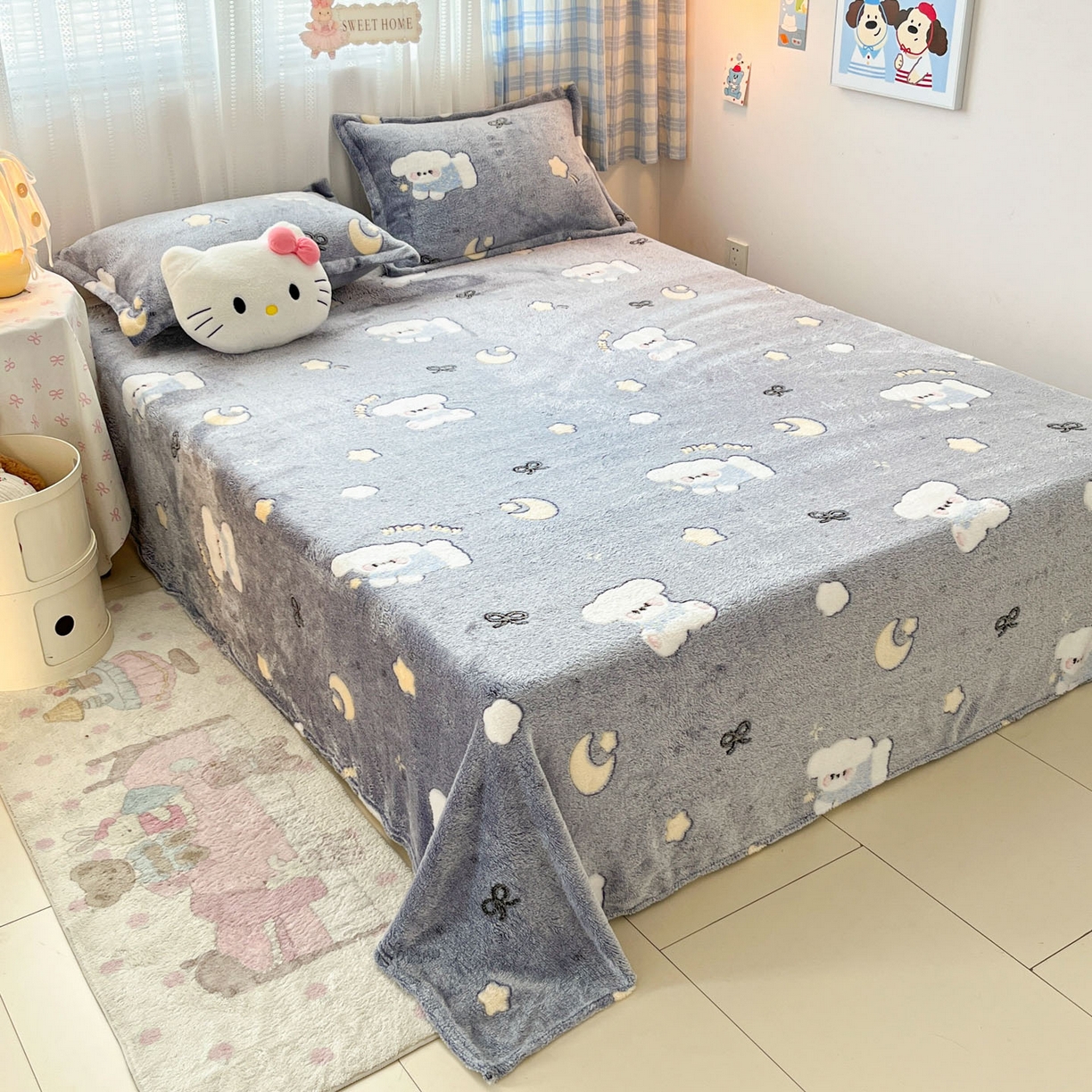 91家纺网 家纺一手货源 找家纺 川悦生活 2025新款高克重双面雪花绒印花毛毯三件套 毛毯星月小狗-灰