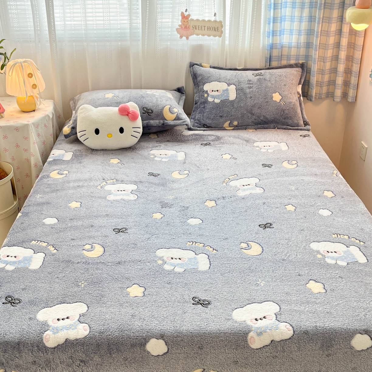 91家纺网 家纺一手货源 找家纺 川悦生活 2025新款高克重双面雪花绒印花毛毯三件套 毛毯星月小狗-灰