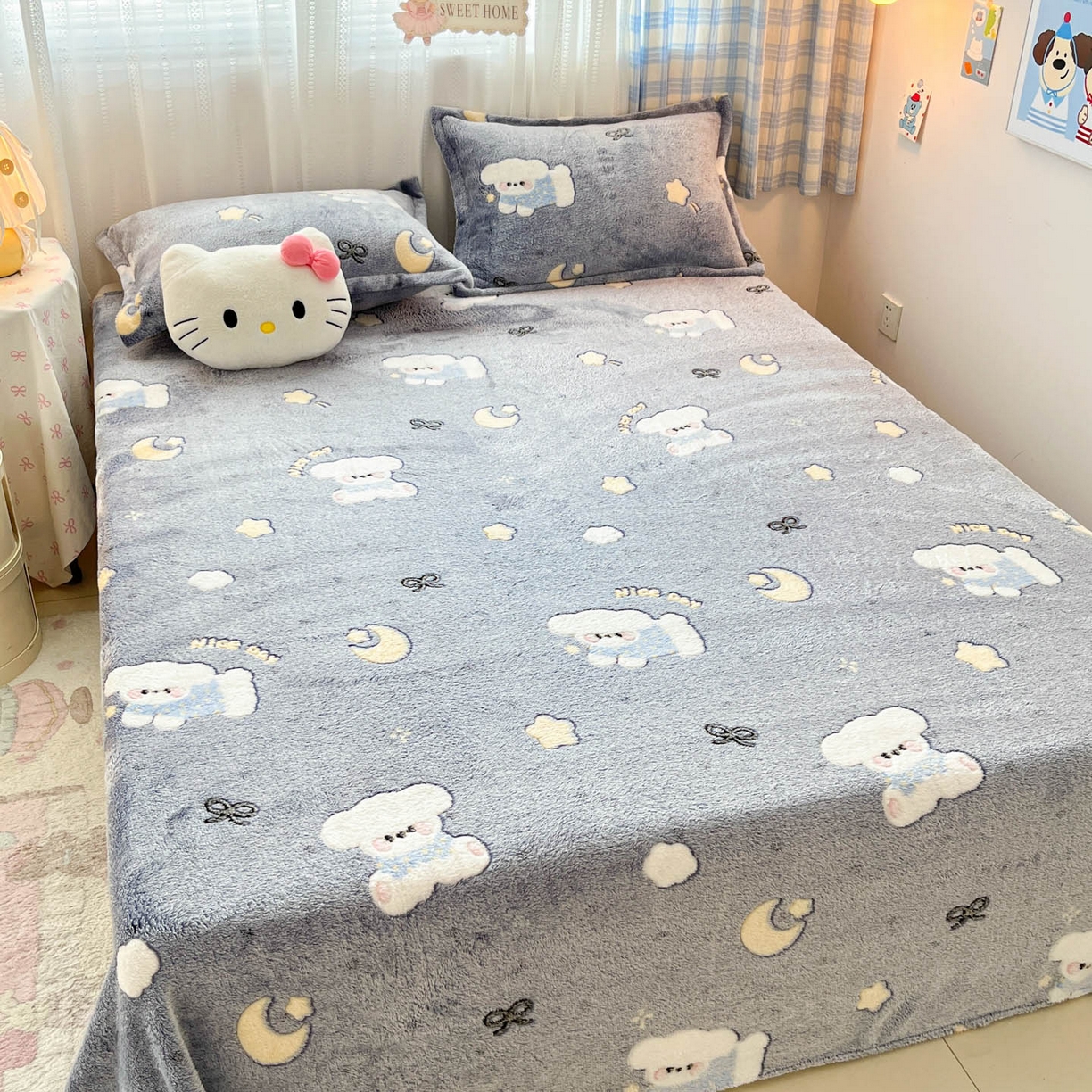 91家纺网 家纺一手货源 找家纺 川悦生活 2025新款高克重双面雪花绒印花毛毯三件套 毛毯星月小狗-灰