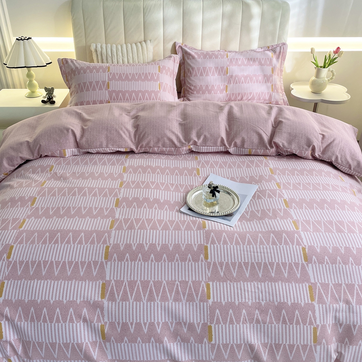 91家纺网 家纺一手货源 找家纺 仟岸家纺 2025新款亲肤舒适全棉磨毛四件套系列 西亚粉