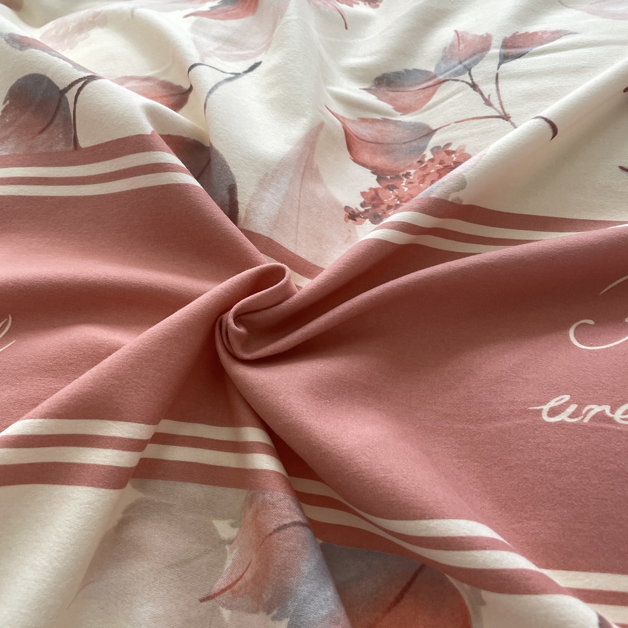 91家纺网 家纺一手货源 找家纺 仟岸家纺 2025新款亲肤舒适全棉磨毛四件套系列 秋喜