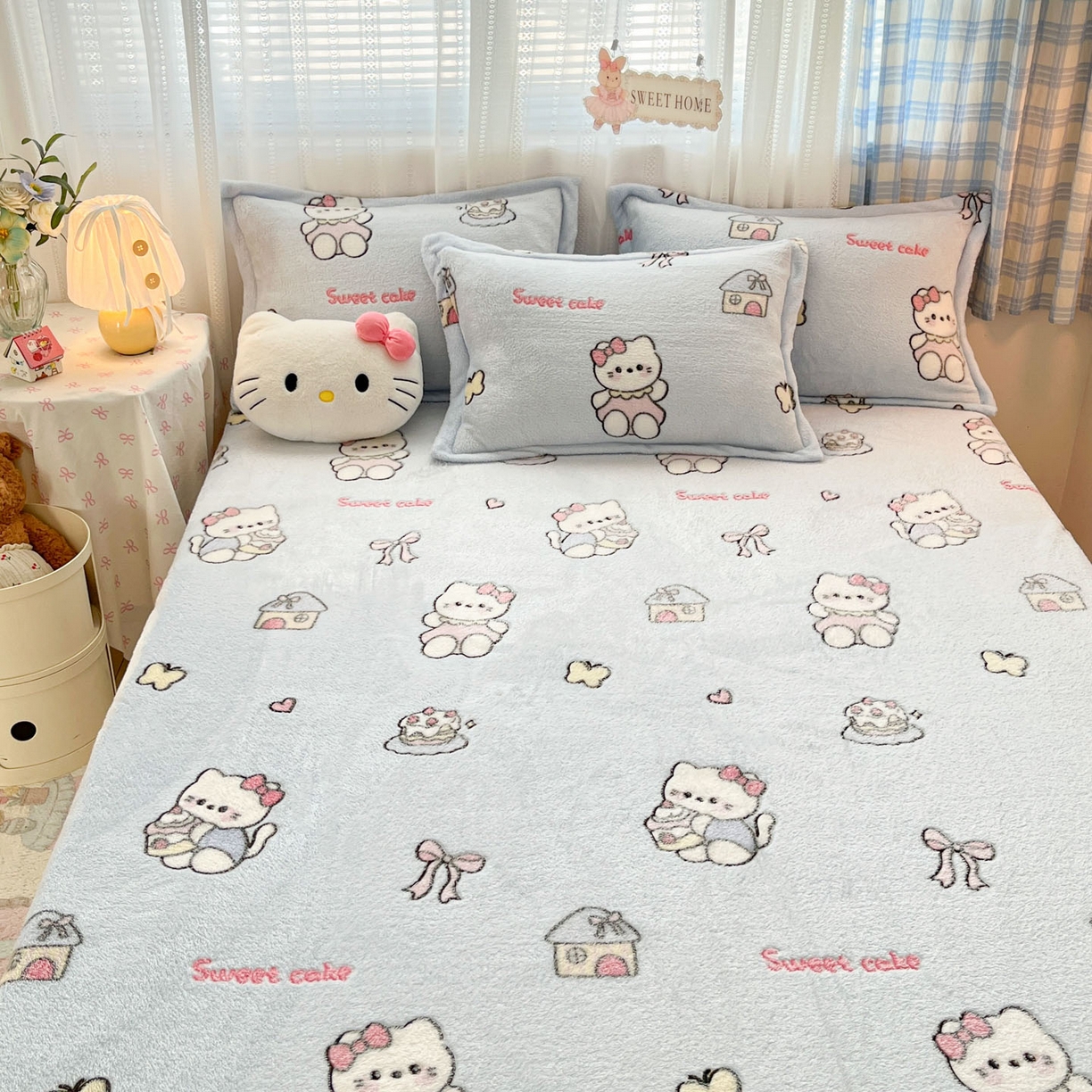 91家纺网 家纺一手货源 找家纺 川悦生活 2025新款高克重双面雪花绒印花毛毯三件套 毛毯幸运小咪