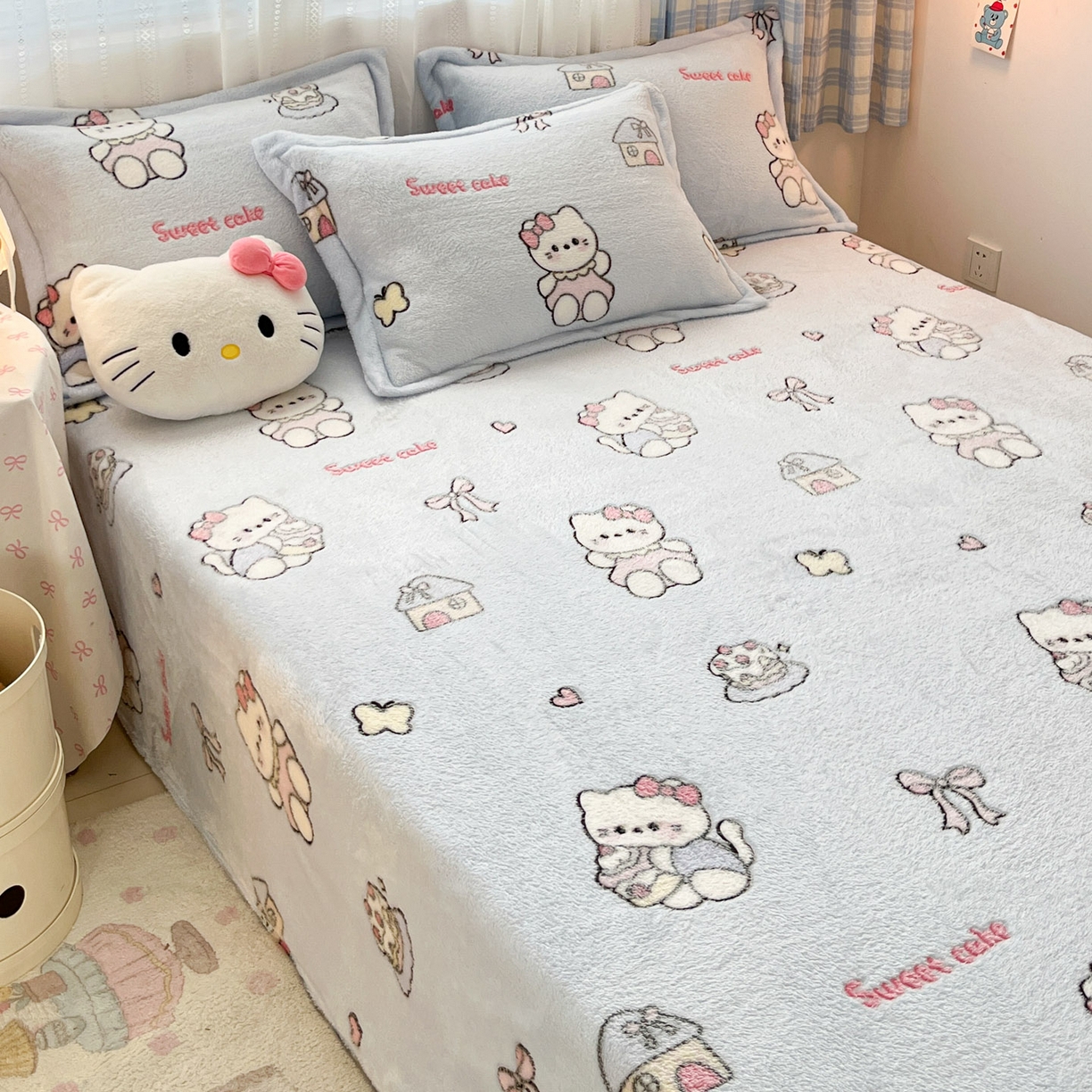 91家纺网 家纺一手货源 找家纺 川悦生活 2025新款高克重双面雪花绒印花毛毯三件套 毛毯幸运小咪