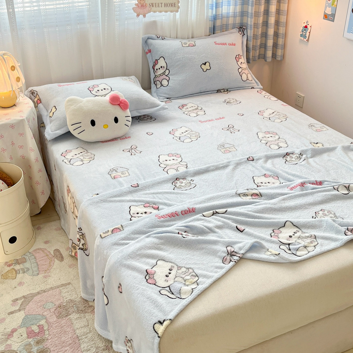 91家纺网 家纺一手货源 找家纺 川悦生活 2025新款高克重双面雪花绒印花毛毯三件套 毛毯幸运小咪