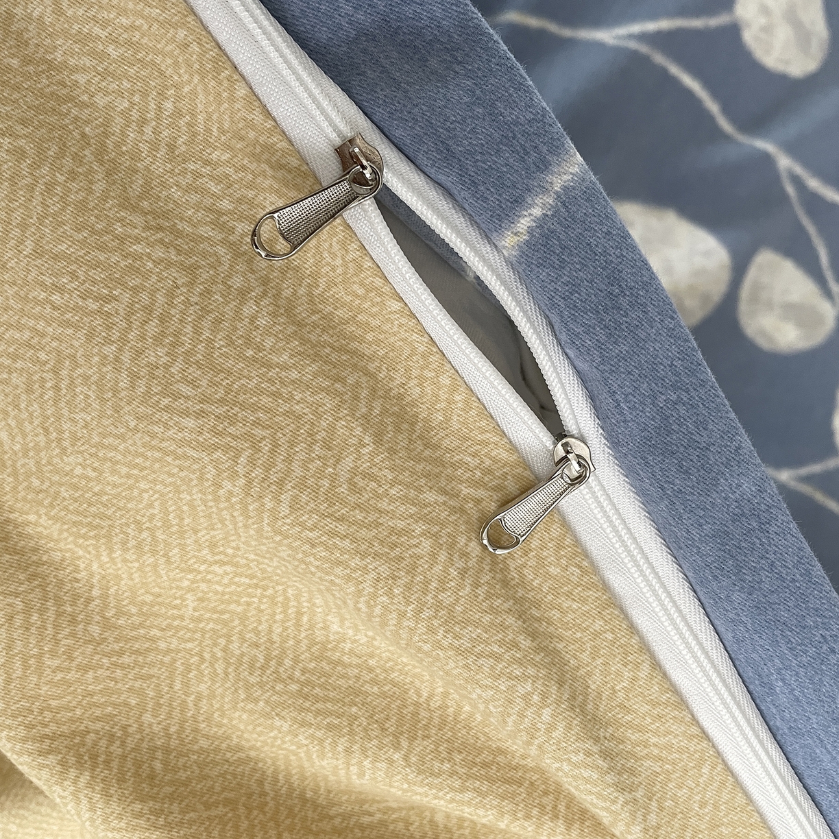 91家纺网 家纺一手货源 找家纺 仟岸家纺 2025新款亲肤舒适全棉磨毛四件套系列 向云端 灰