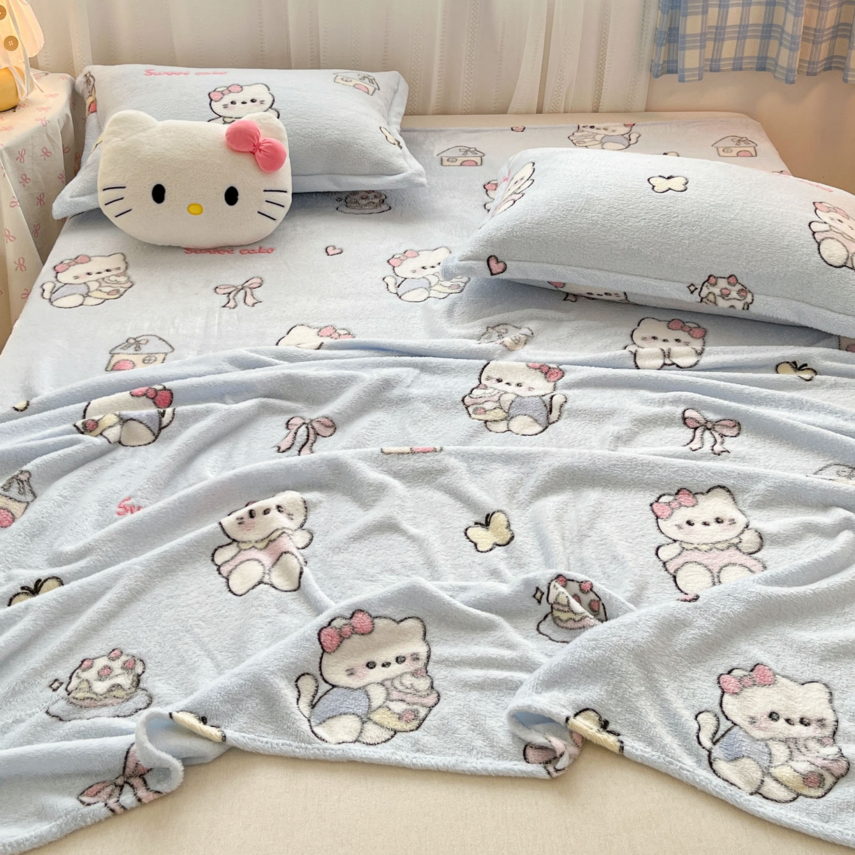 91家纺网 家纺一手货源 找家纺 川悦生活 2025新款高克重双面雪花绒印花毛毯三件套 毛毯幸运小咪