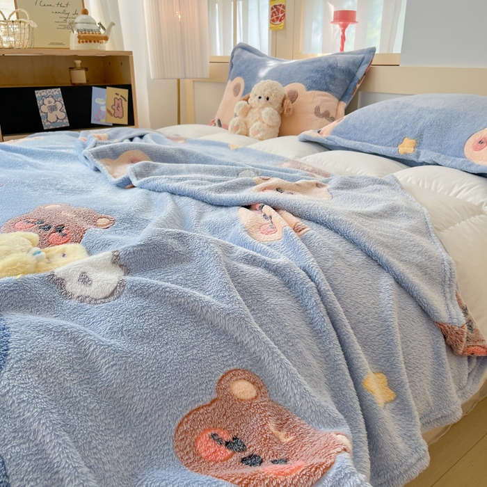 91家纺网 家纺一手货源 找家纺 川悦生活 2025新款高克重双面雪花绒印花毛毯三件套 毛毯熊小巴