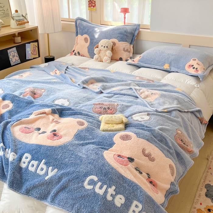 91家纺网 家纺一手货源 找家纺 川悦生活 2025新款高克重双面雪花绒印花毛毯三件套 毛毯熊小巴