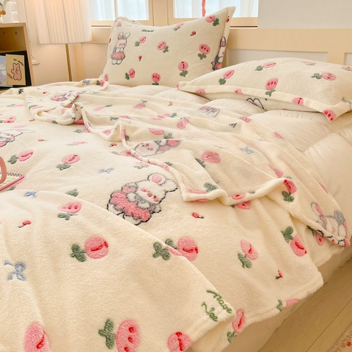 91家纺网 家纺一手货源 找家纺 川悦生活 2025新款高克重双面雪花绒印花毛毯三件套 毛毯郁金奶兔