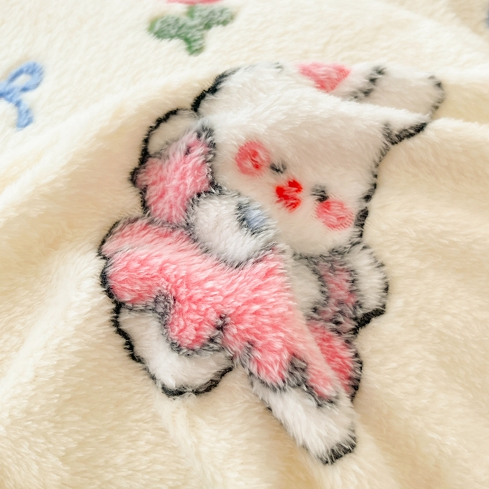 91家纺网 家纺一手货源 找家纺 川悦生活 2025新款高克重双面雪花绒印花毛毯三件套 毛毯郁金奶兔