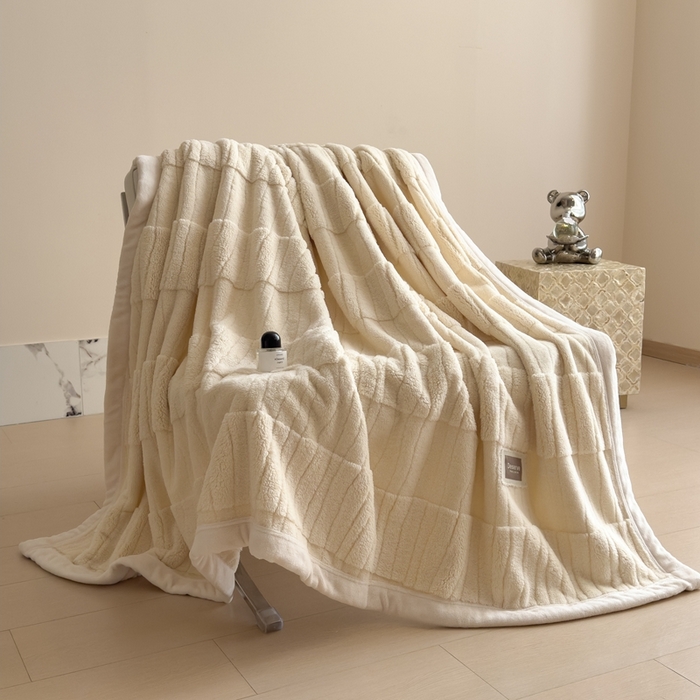 91家纺网 家纺一手货源 找家纺 慕木家纺 2025新款A类高克重提花云熙绒双面绒毛毯系列（跨境热款抽空压缩）提供买家秀 云熙毯-奶白