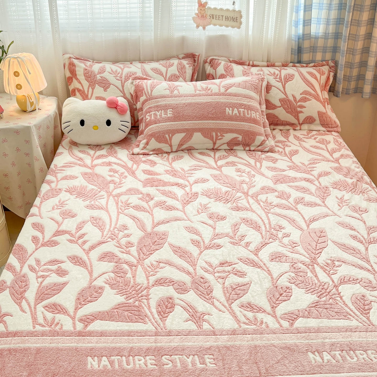 91家纺网 家纺一手货源 找家纺 川悦生活 2025新款高克重双面雪花绒印花毛毯三件套 毛毯月桂-粉