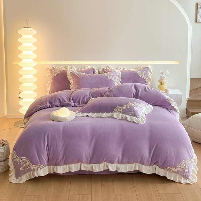 91家纺网 家纺一手货源 找家纺 （总）舒咪欧 2025新款全消光牛奶绒韩版法式公主风纯色绣花边款四件套