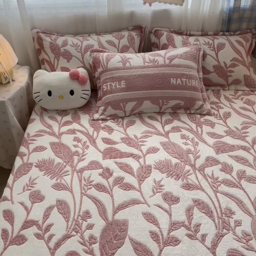 91家纺网 家纺一手货源 找家纺 川悦生活 2025新款高克重双面雪花绒印花毛毯三件套 毛毯月桂-粉