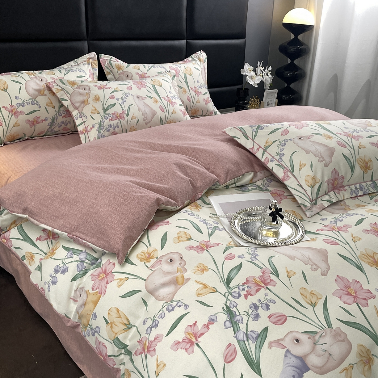 91家纺网 家纺一手货源 找家纺 仟岸家纺 2025新款亲肤舒适全棉磨毛四件套系列 田园兔