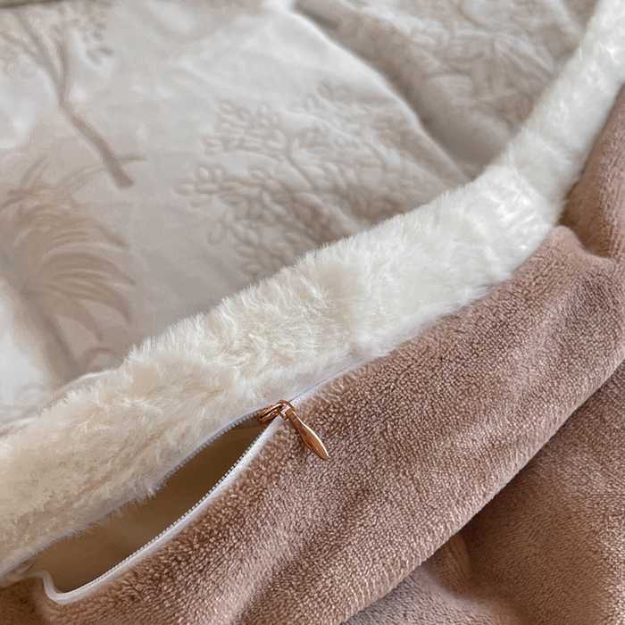 91家纺网 家纺一手货源 找家纺 （总）吾诺  兔毛边230克雕花牛奶绒四件套 - 秋意系列