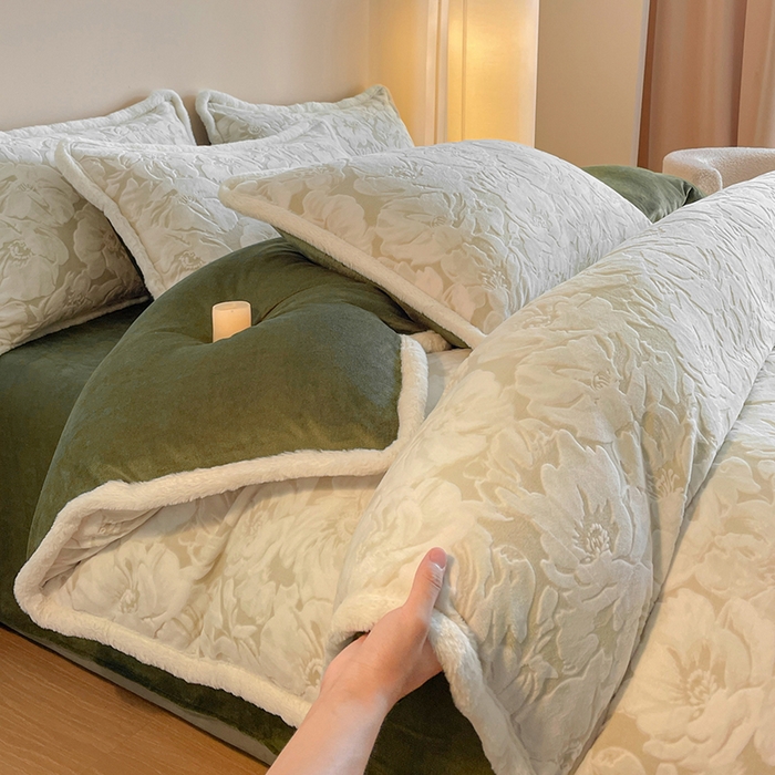 91家纺网 家纺一手货源 找家纺 （总）吾诺  兔毛边230克雕花牛奶绒四件套 - 秋意系列