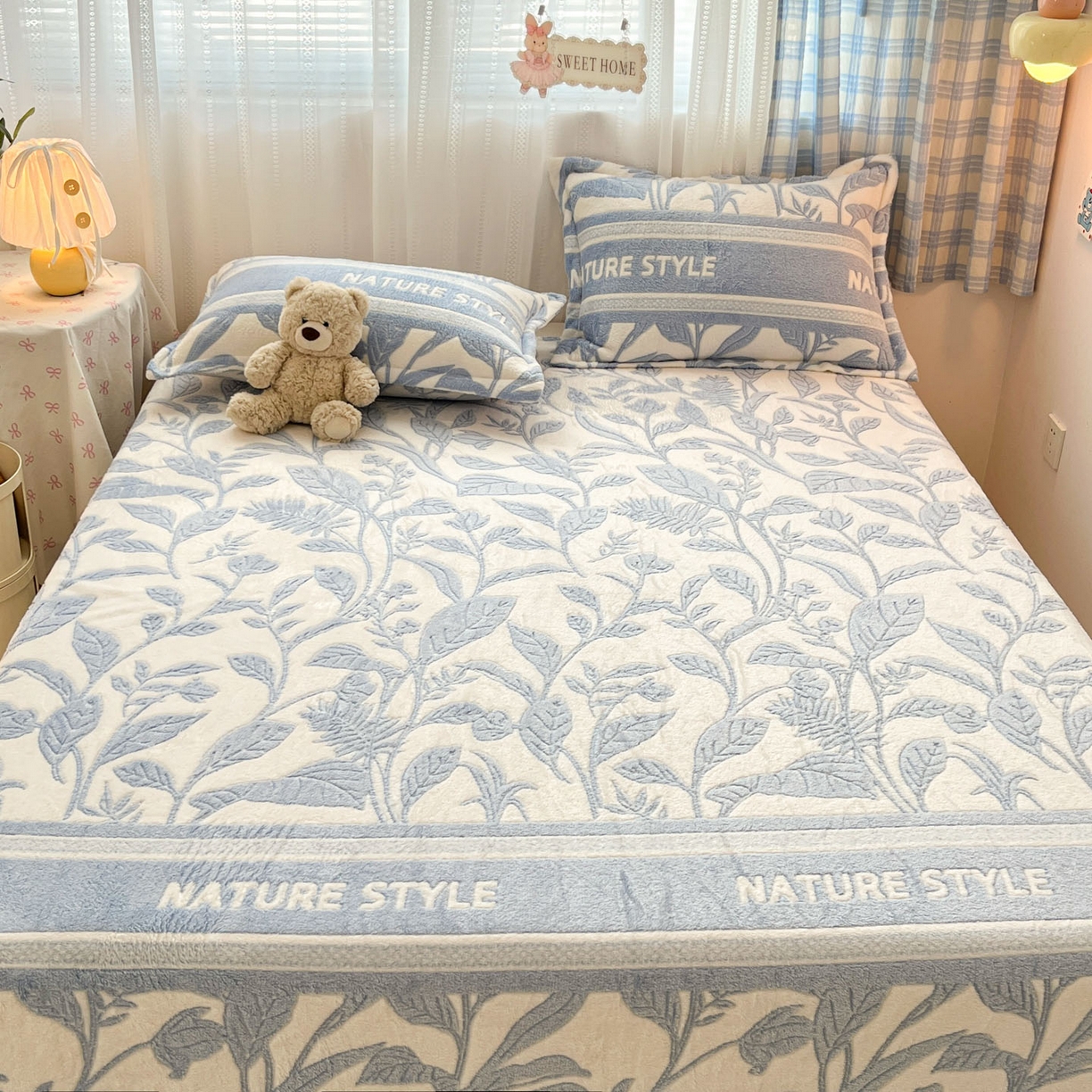 91家纺网 家纺一手货源 找家纺 川悦生活 2025新款高克重双面雪花绒印花毛毯三件套 毛毯月桂-蓝