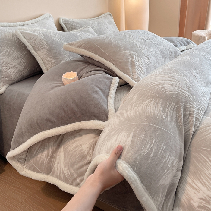 吾诺家居 230克兔毛边雕花绒四件套-秋意系列 轻羽