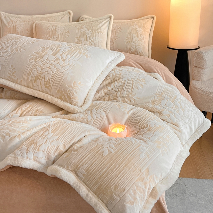 91家纺网 家纺一手货源 找家纺 吾诺家居 230克兔毛边雕花绒四件套-秋意系列 华美