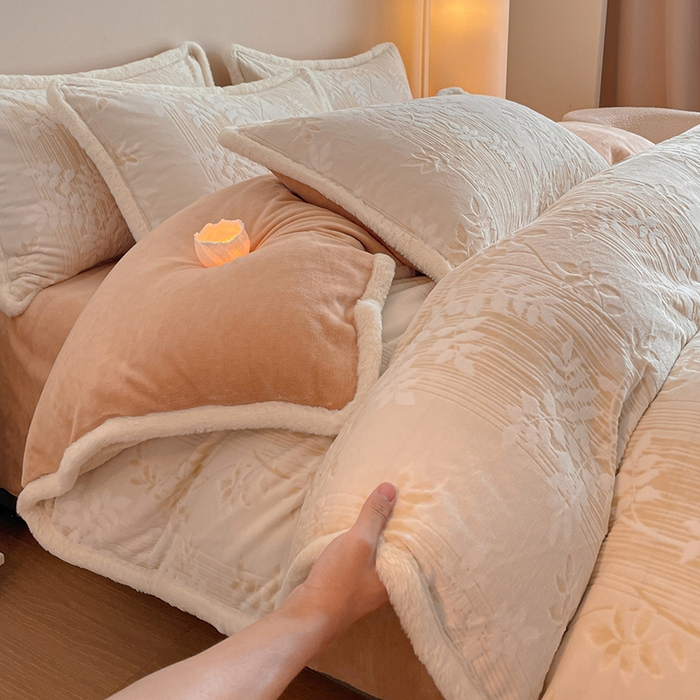 吾诺家居 230克兔毛边雕花绒四件套-秋意系列 华美