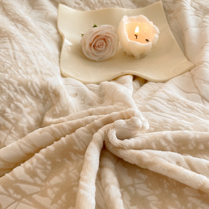 91家纺网 家纺一手货源 找家纺 吾诺家居 230克兔毛边雕花绒四件套-秋意系列 秋意