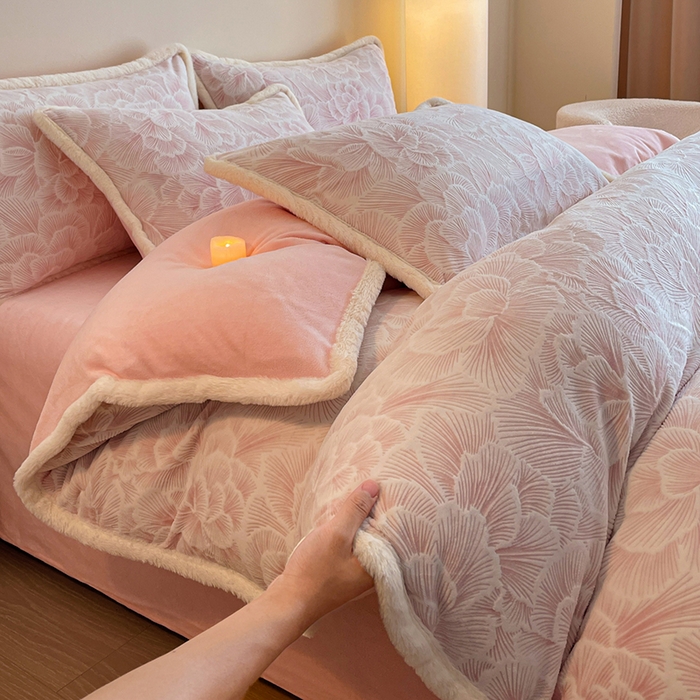 吾诺家居 230克兔毛边雕花绒四件套-秋意系列 飞花