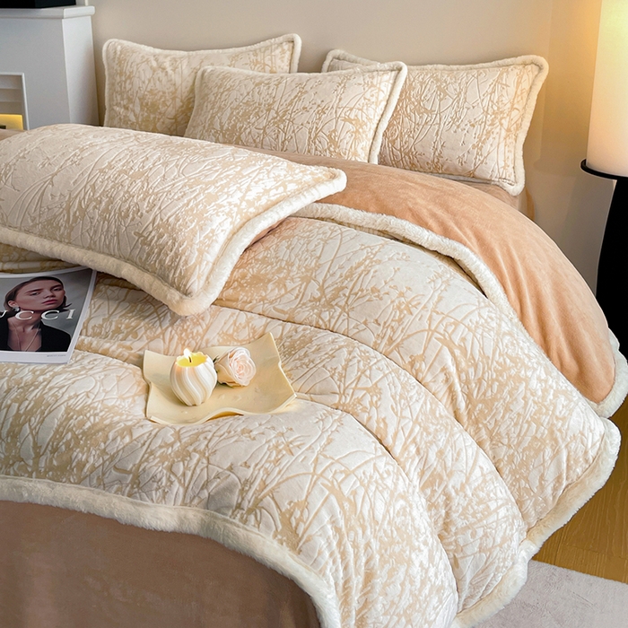 91家纺网 家纺一手货源 找家纺 吾诺家居 230克兔毛边雕花绒四件套-秋意系列 秋意