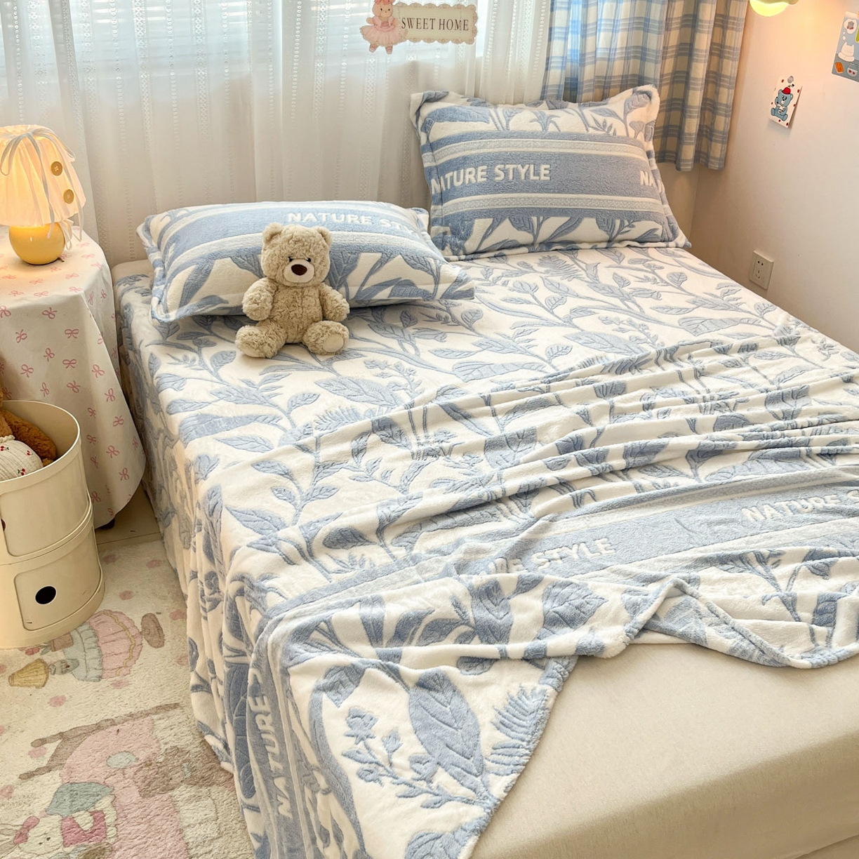 91家纺网 家纺一手货源 找家纺 川悦生活 2025新款高克重双面雪花绒印花毛毯三件套 毛毯月桂-蓝