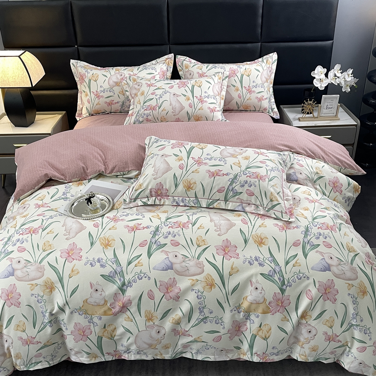 91家纺网 家纺一手货源 找家纺 仟岸家纺 2025新款亲肤舒适全棉磨毛四件套系列 田园兔