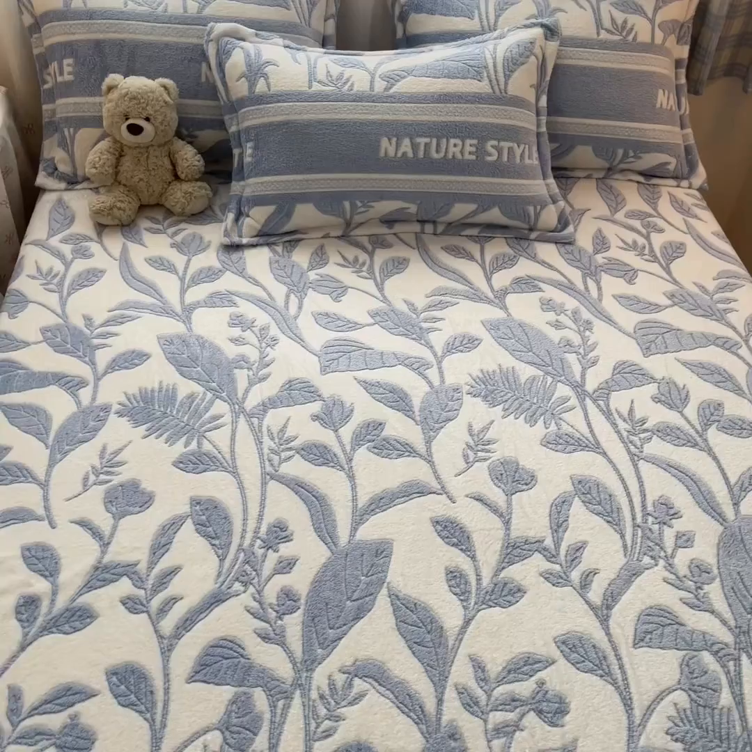 91家纺网 家纺一手货源 找家纺 川悦生活 2025新款高克重双面雪花绒印花毛毯三件套 毛毯月桂-蓝