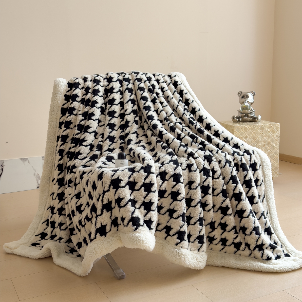 91家纺网 家纺一手货源 找家纺 慕木家纺 2025新款A类提花加厚云感绒双层千鸟格毛毯盖毯毯子（跨境爆款抽空压缩） 千鸟格-奶昔白