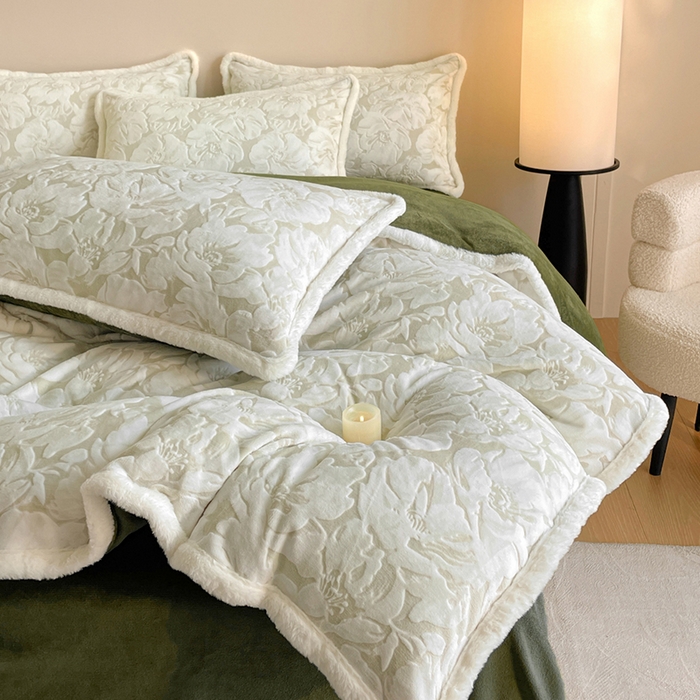 91家纺网 家纺一手货源 找家纺 吾诺家居 230克兔毛边雕花绒四件套-秋意系列 花海