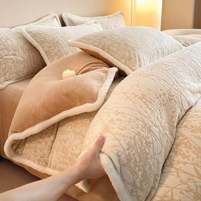 吾诺家居 230克兔毛边雕花绒四件套-秋意系列 秋意