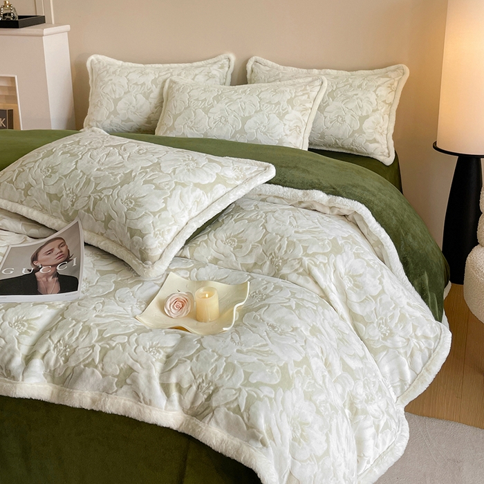 91家纺网 家纺一手货源 找家纺 吾诺家居 230克兔毛边雕花绒四件套-秋意系列 花海