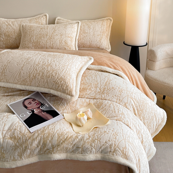 91家纺网 家纺一手货源 找家纺 吾诺家居 230克兔毛边雕花绒四件套-秋意系列 秋意