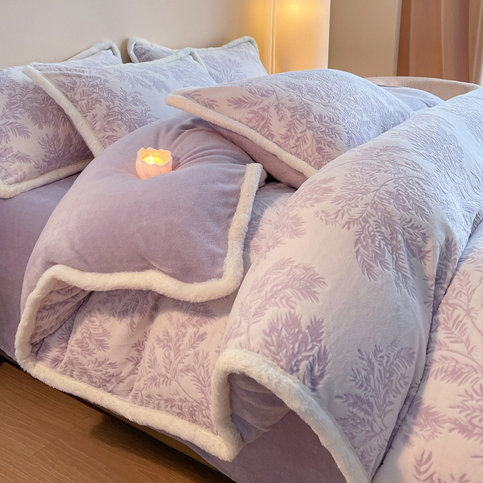 91家纺网 家纺一手货源 找家纺 吾诺家居 230克兔毛边雕花绒四件套-秋意系列 紫叶