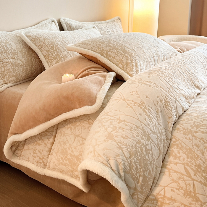 91家纺网 家纺一手货源 找家纺 吾诺家居 230克兔毛边雕花绒四件套-秋意系列 秋意