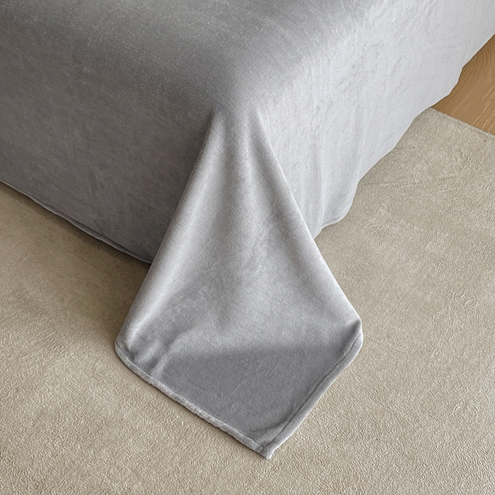 91家纺网 家纺一手货源 找家纺 吾诺家居 230克兔毛边雕花绒四件套-秋意系列 轻羽