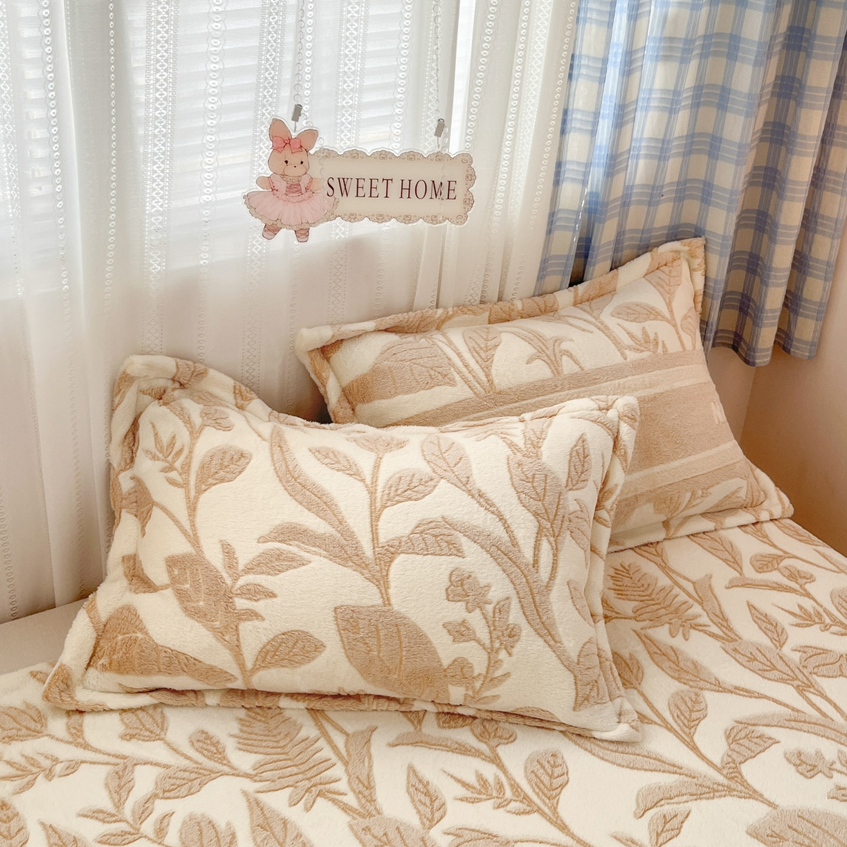 91家纺网 家纺一手货源 找家纺 川悦生活 2025新款高克重双面雪花绒印花毛毯三件套 毛毯月桂-浅咖