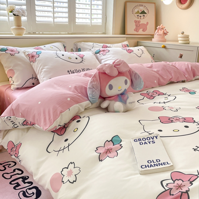 91家纺网 家纺一手货源 找家纺 港岛妹妹 2025新款云朵水洗工艺三丽鸥四件套 三丽鸥-樱花kt猫