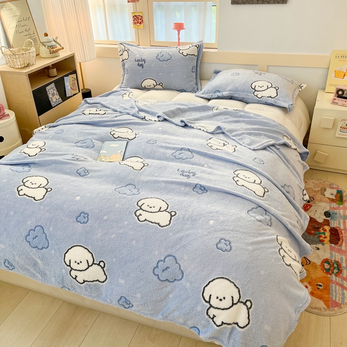 91家纺网 家纺一手货源 找家纺 川悦生活 2025新款高克重双面雪花绒印花毛毯三件套 毛毯云朵奶狗